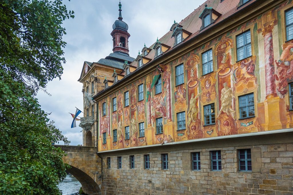 MS Viva Tiara Flusskreuzfahrten: Auf dem Main-Donau-Kanal quer durch Deutschland reisen und die herrlichen Landschaften, malerischen Dörfer und Städte sehen.