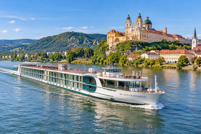 MS Anna Katharina - Flusskreuzfahrt vor historischer Flussstadt Flusskreuzfahrten auf der Donau - MS Anna Katharina