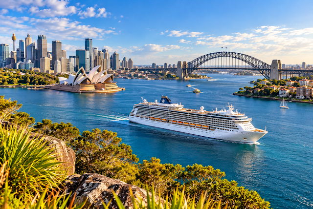 Sydney-Hafen mit Kreuzfahrtschiff und Wahrzeichen Australien & Neuseeland Visite - Azamara